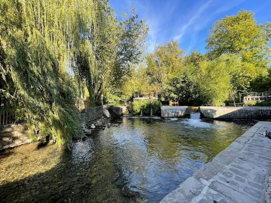 Les Pieds Dans L'Eau - Moret Centre Bagian luar foto
